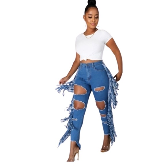Daisy Denim - Daisy Distressed Fringe Detail Blue Jeans Size Small